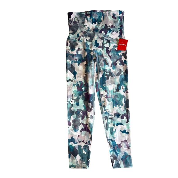 SPANX Booty Boost Active Painted Camo Pink Multi Active Printed ⅞ leggings NWT - Picture 2 of 10